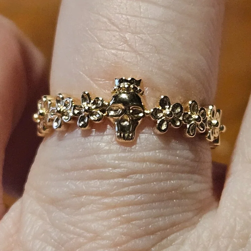 MONICA RICH KOSANN NOW OR NEVER SKULL FLOWER POESY STACKING 18K GOLD RING BAND 6